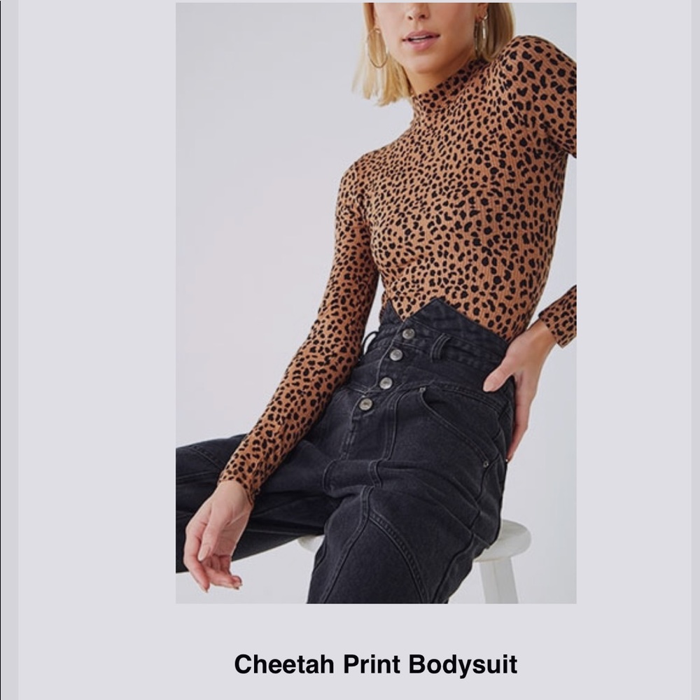Forever 21 - Cheetah Turtleneck Longsleeve - L